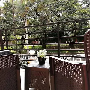 Apartamento En Cerca Al Poblado, Medellín