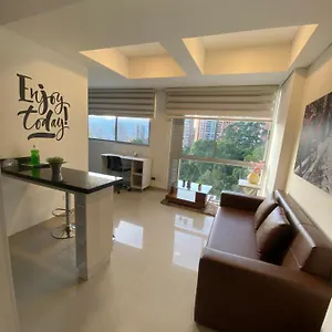 Apartamento Apartasuite Moderna - En El Corazón Del Poblado, Medellín