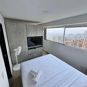 Apartamento Moderna Y De Lujo Con La Mejor Vista A La Ciudad - Poblado, Medellín